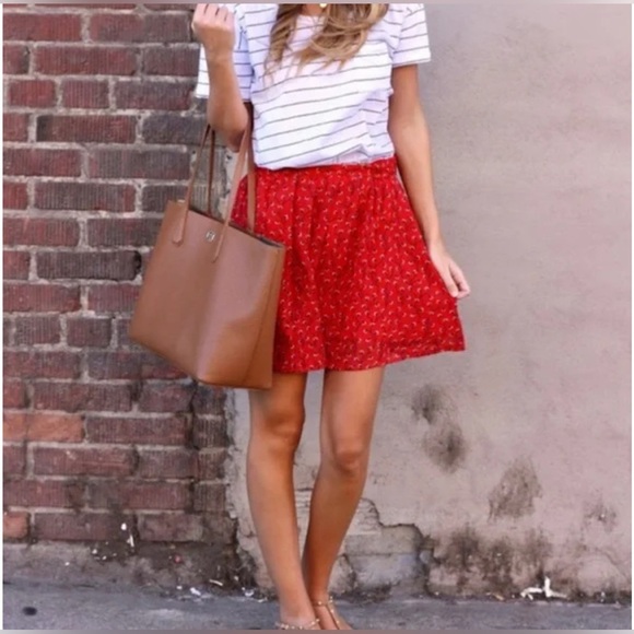 OLD NAVY Pleated Floral Chiffon Skater Mini Skirt in Red Size Large - Picture 1 of 7